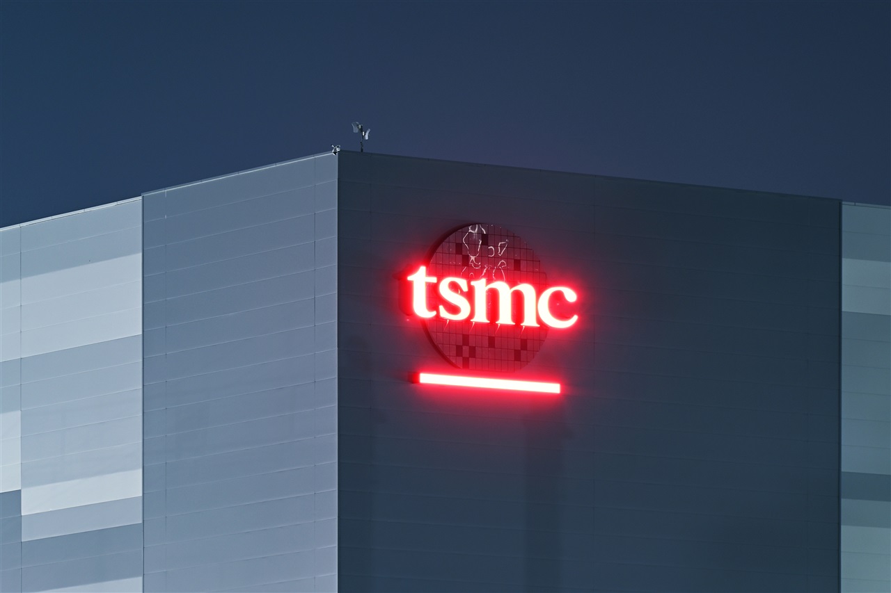The beauty and sorrow of a one-man stage: TSMC's advanced process technology and packaging