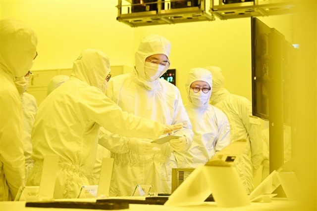Samsung boosts HBM4 DRAM investment to secure market leadership