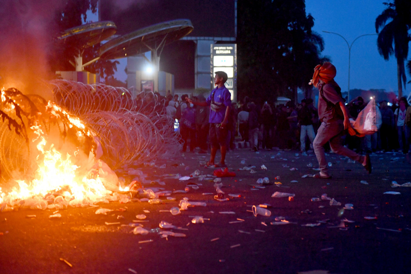 Lawmakers urge modesty for regional leaders after Samarinda unrest - Politics - The Jakarta Post