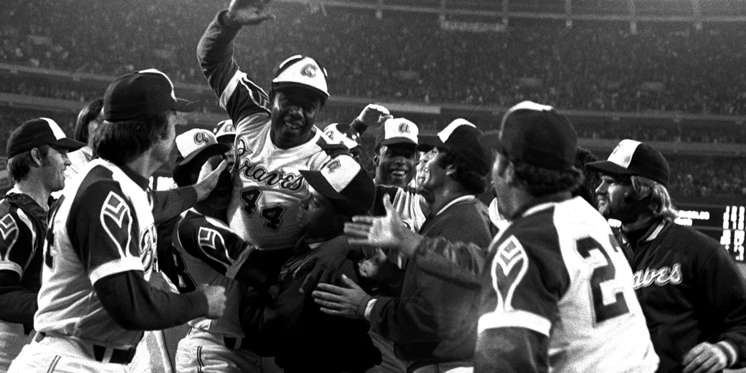 Hank Aaron hits 715th home run, passes Babe Ruth