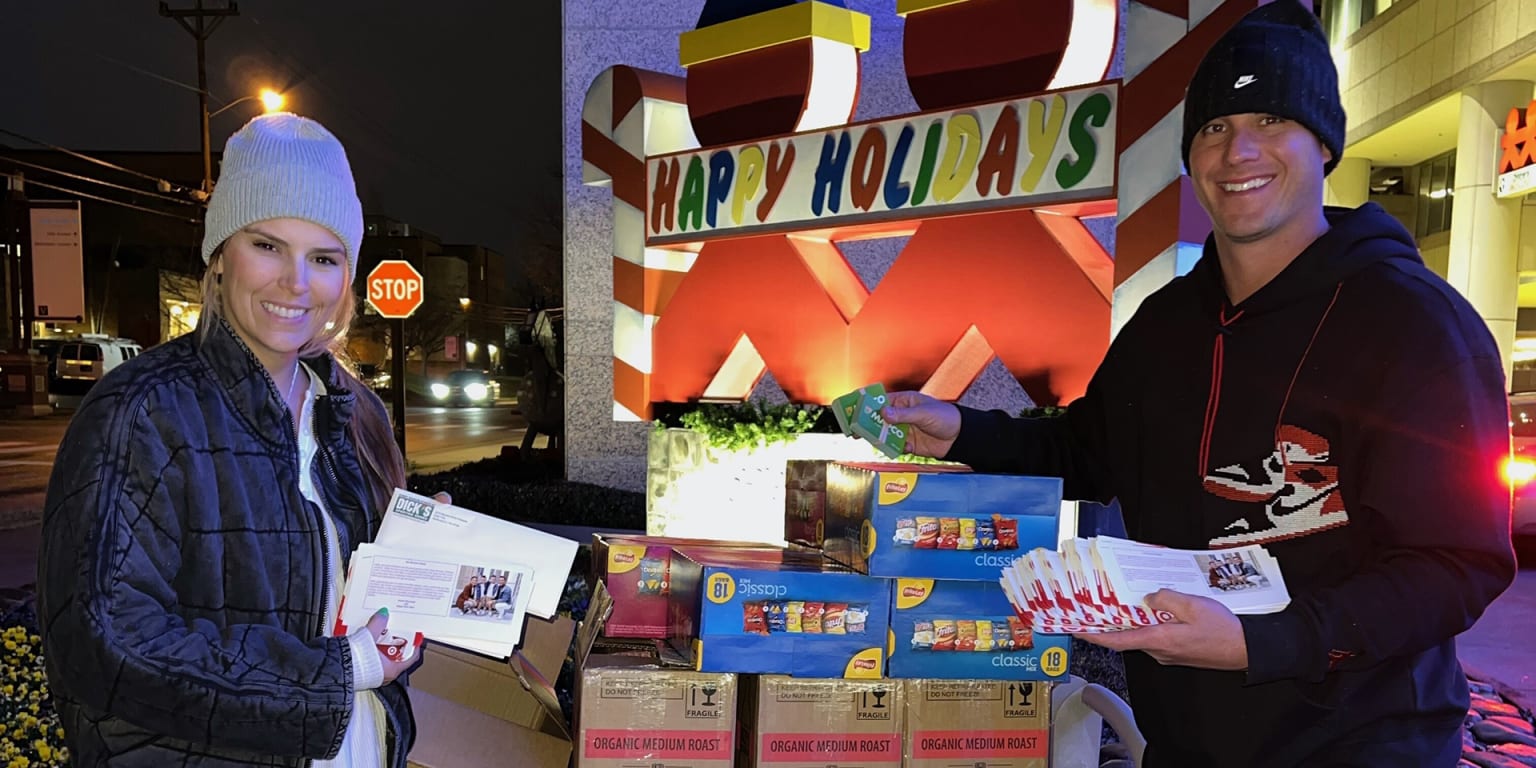 James McCann, Jessica McCann give back at Nashville NICU