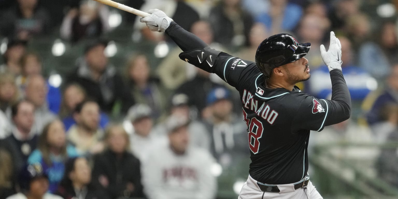 Nolan Arenado homers in D-backs' bounceback win