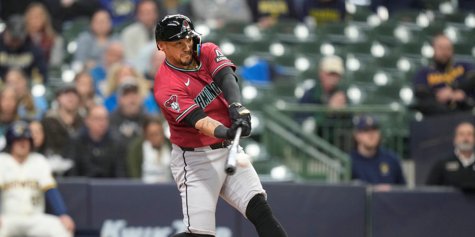 Ildemaro Vargas extends historic hit streak with D-backs