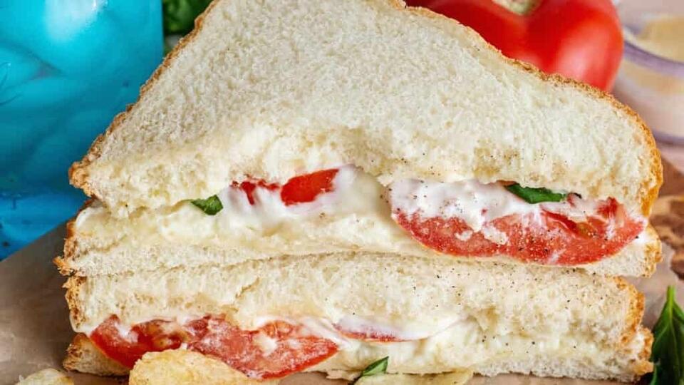 Why Everyone in the South Swears by This Sandwich - NewsBreak