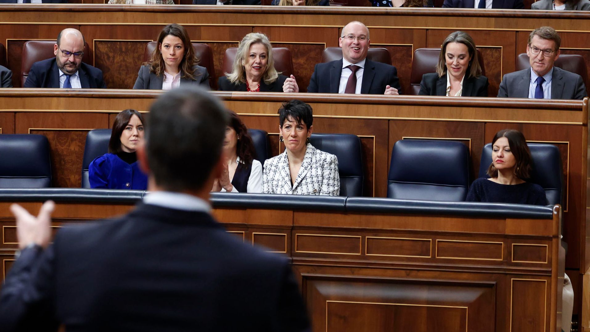 CIS: El PSOE aumenta a 2,7 puntos su ventaja con el PP