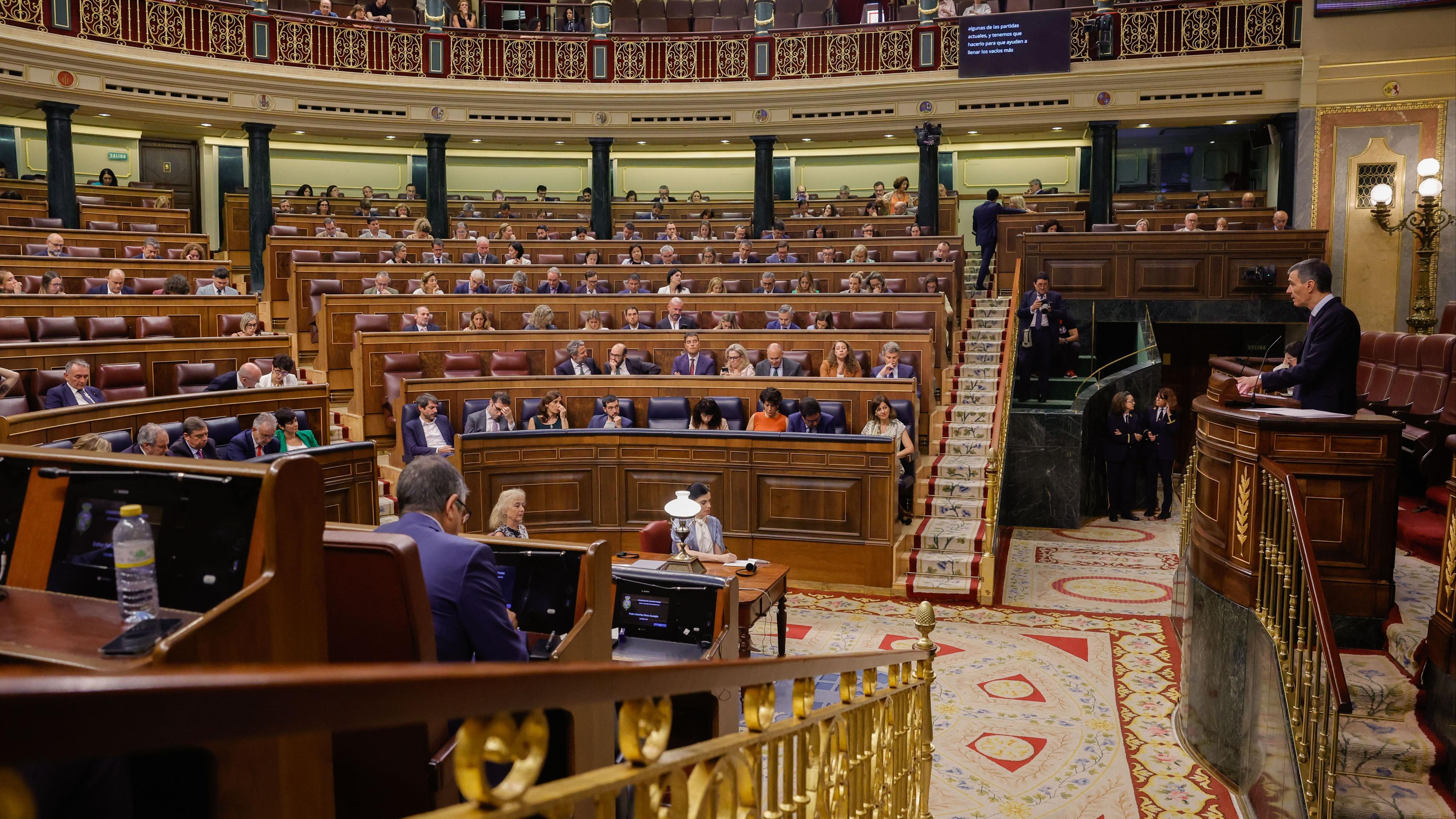 El PSOE cae siete puntos tras el caso Cerdán