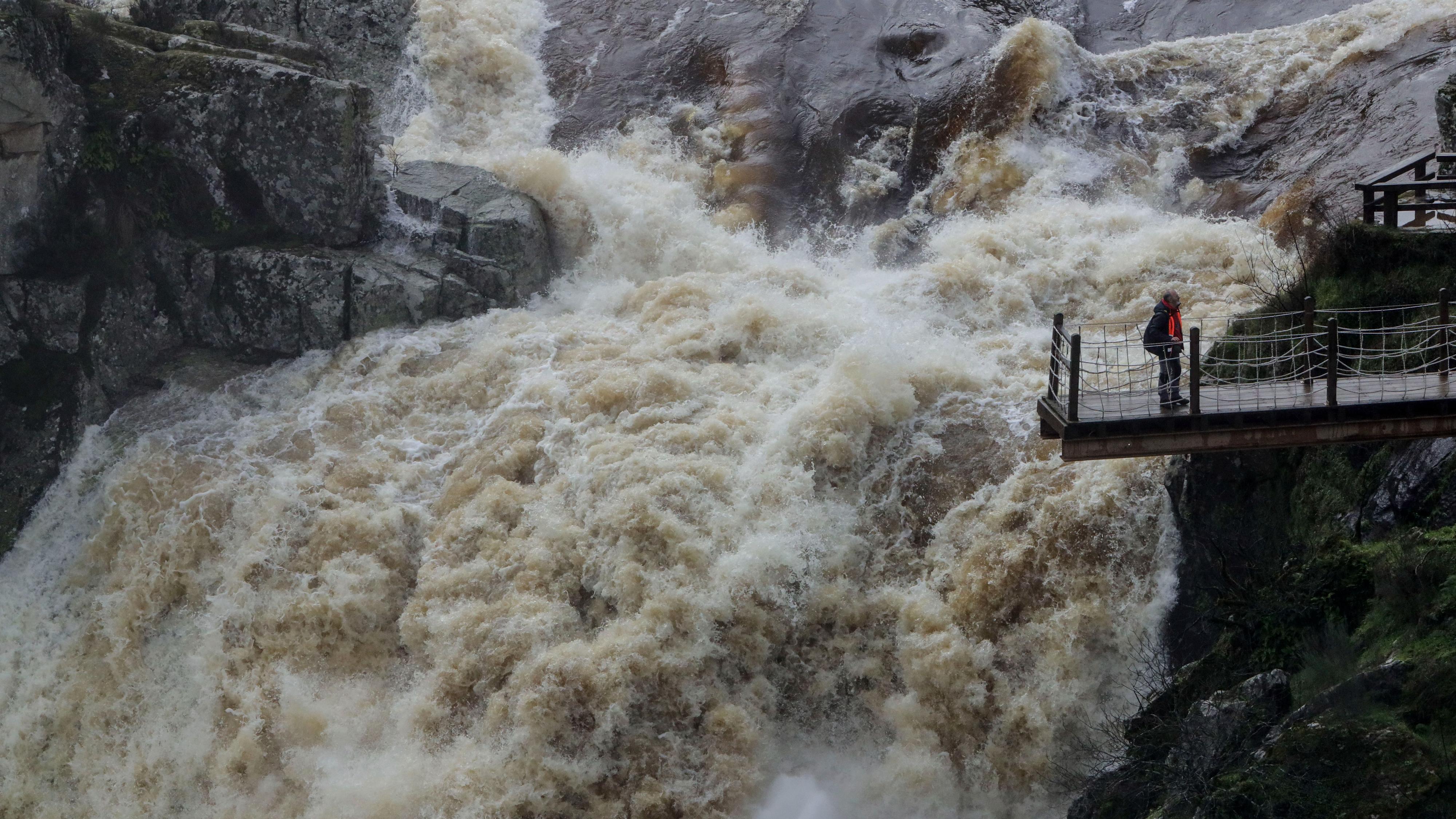 Temporal de lluvia hoy, en directo última hora y efectos