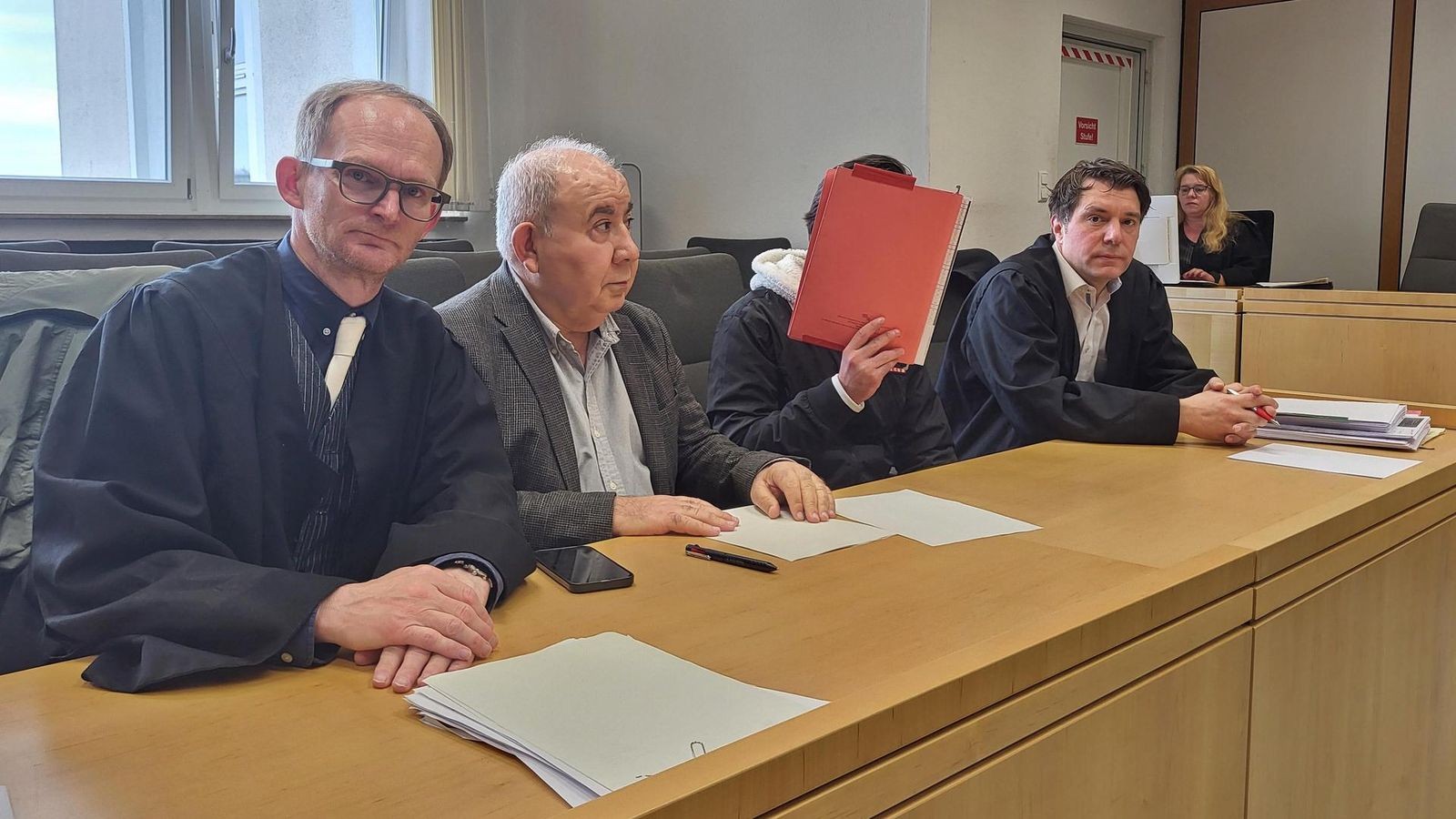 Prozessbeginn: Gladbecker soll 16-Jährige vergewaltigt haben