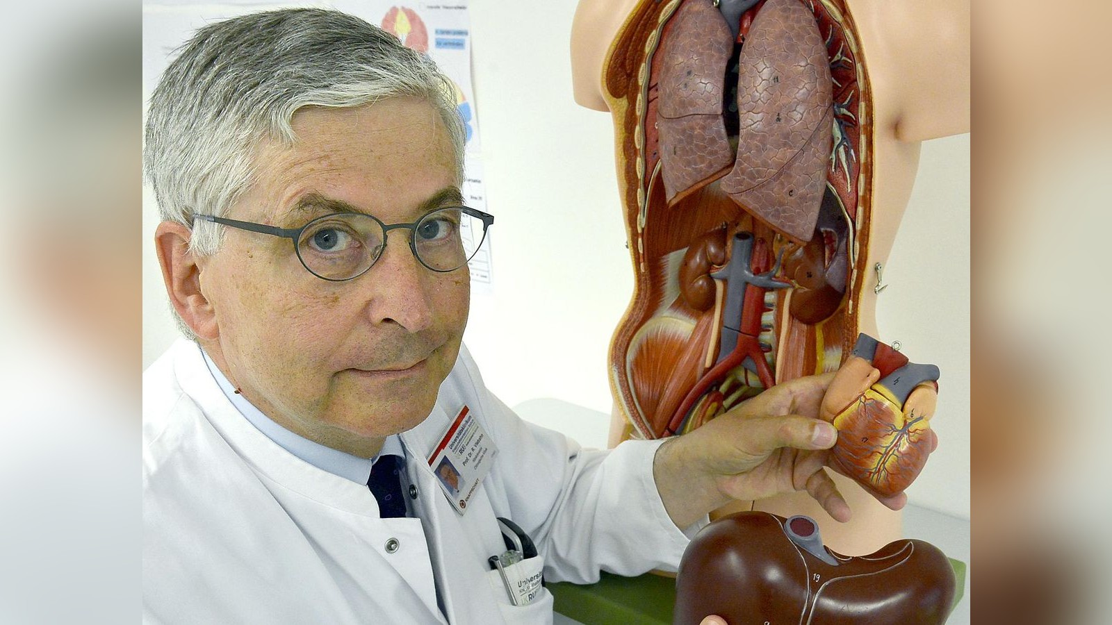 Bochumer Chefarzt geht: Er rettete Tausende Menschenleben
