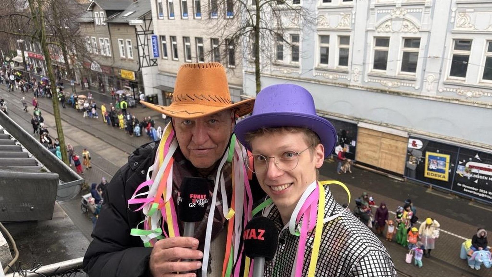 Rosenmontagszug in Bochum-Linden: Hier gibt‘s Video und tolle Fotos von der Strecke