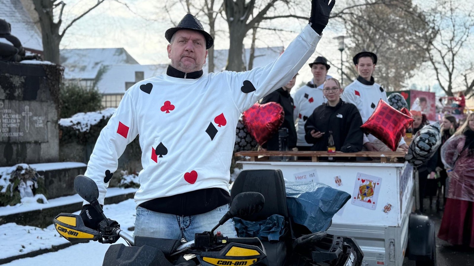 Rosenmontag in Vogelsberg: 40 Bilder vom närrischen Schneewalzer