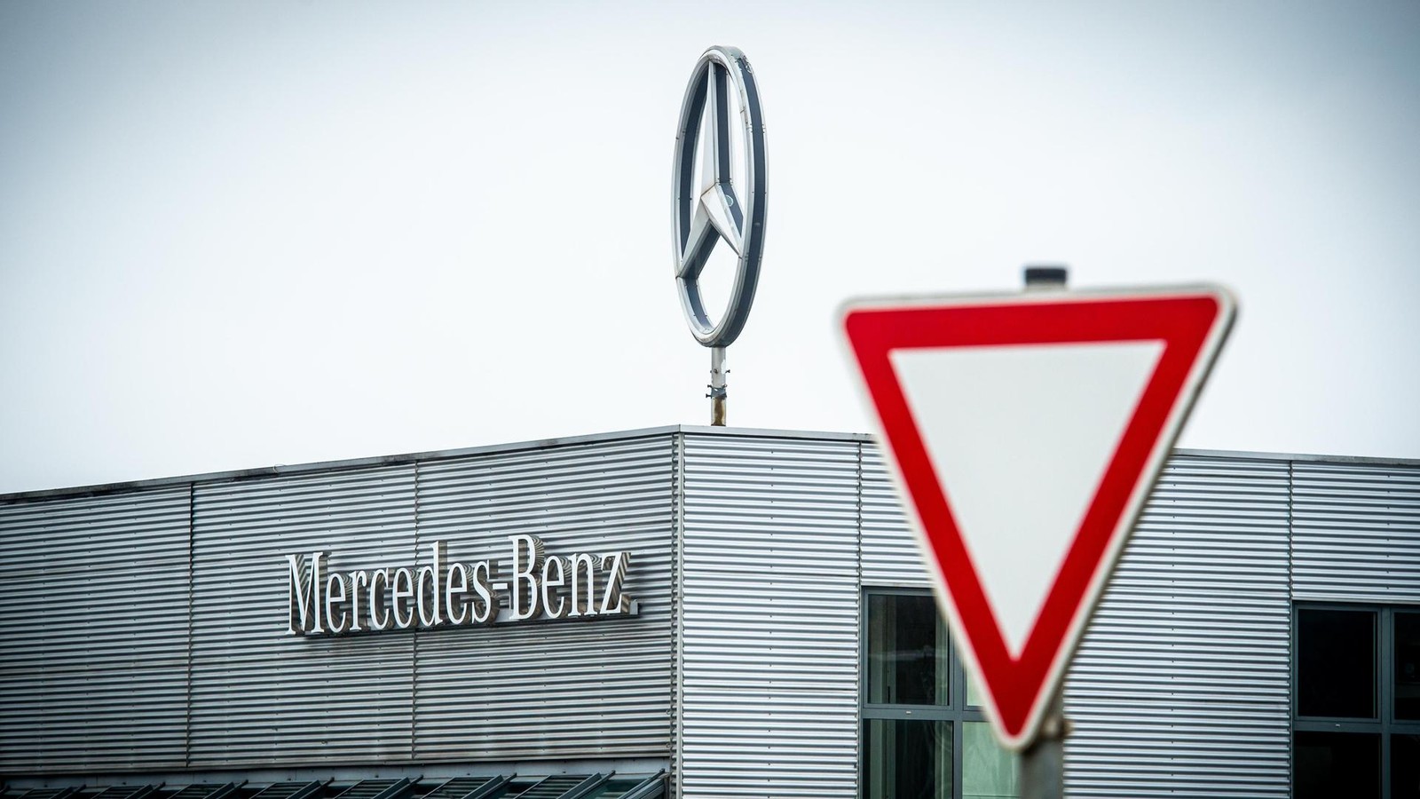 Jetzt auch Mercedes-Benz: Autohaus mit 600 Mitarbeitern vor Stellenabbau und Sparmaßnahmen in Thüringen und Hessen