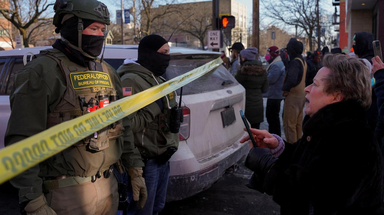 USA: Demokraten fordern vor Haushaltsabstimmung Maskenverbot für ICE | DIE ZEIT