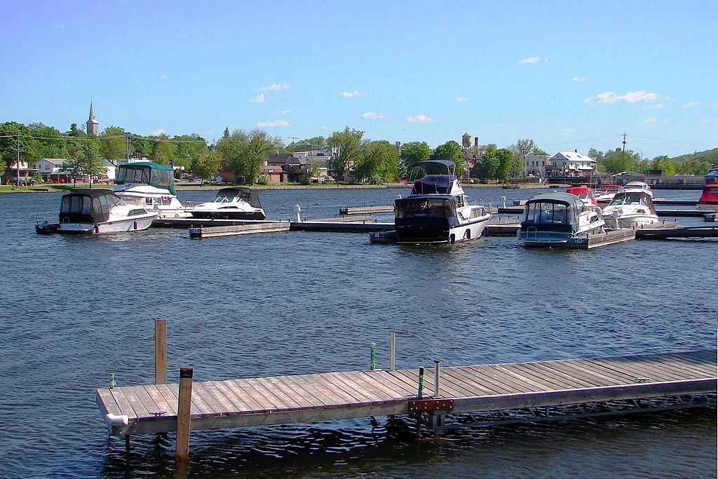 Teen Peeved With Parents' Vacation Choice Calls 911