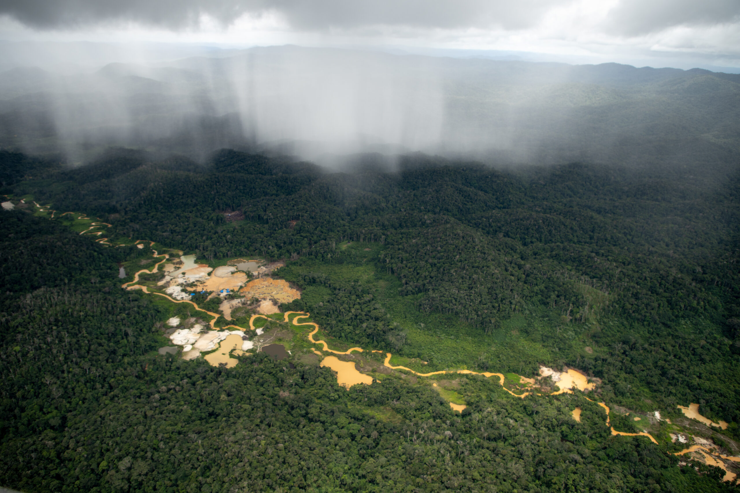 Mineração e garimpo disputam área maior do que a Bélgica dentro da Terra Indígena Yanomami - InfoAmazonia
