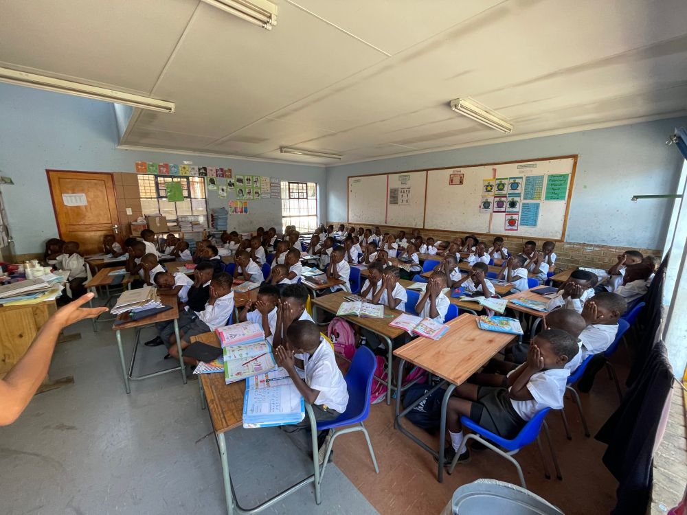 Johannesburg school crisis: 92 Grade 1 learners crammed in a single classroom