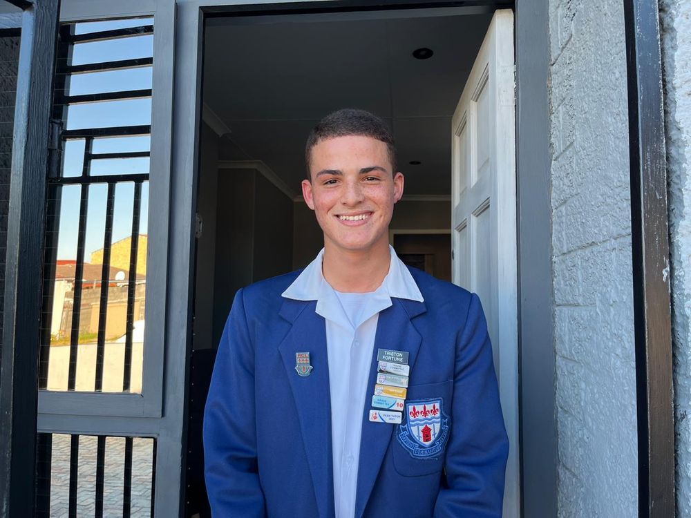 WESTRIDGE TEEN MAKES STEM DIK