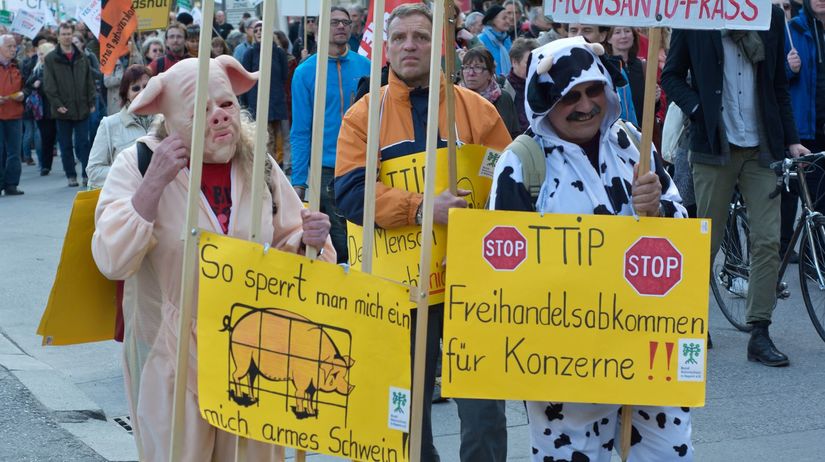 TTIP: Najväčšia obchodná dohoda tvrdo narazila - Ľudia - Ekonomika - Pravda
