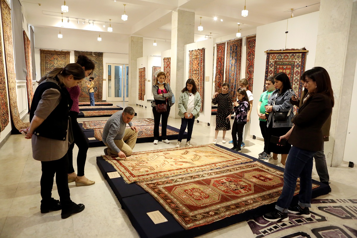 Stories of Armenian carpets from Shushi - JAMnews