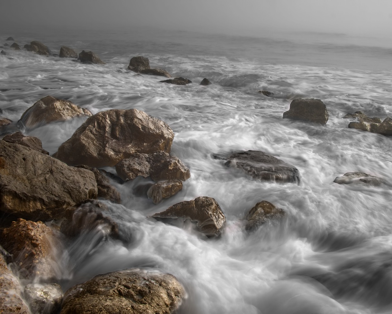 Global warming, rising seas and coastal cities: Trends, impacts and adaptation strategies