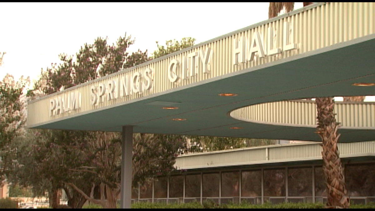 Palm Springs approves 20% neighborhood cap for short-term vacation rentals - KESQ