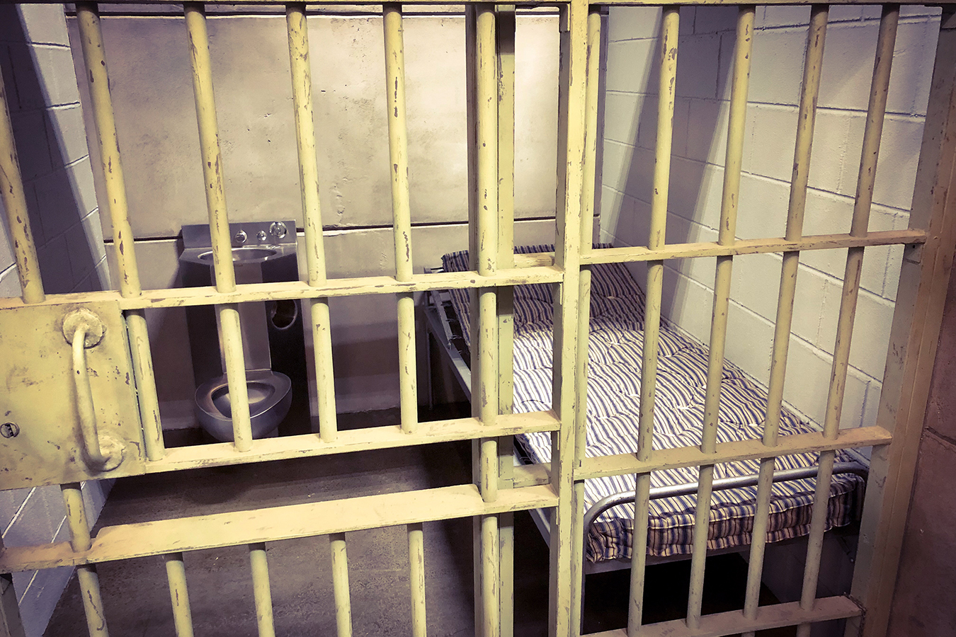 As COVID Cuts Deadly Path Through Indiana Prisons, Inmates Say Symptoms Ignored - KFF Health News