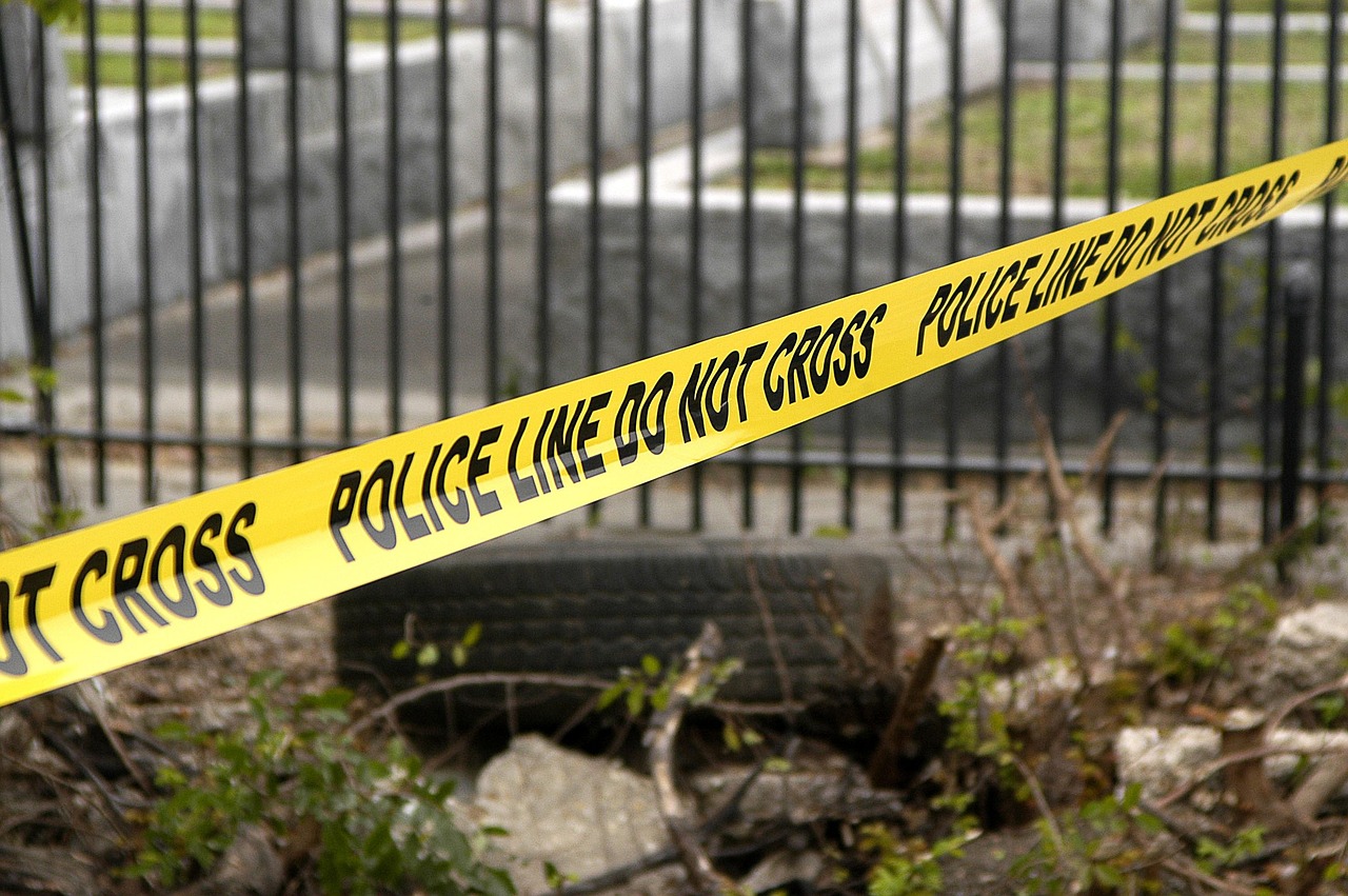 Authorities identify woman's body found near canal in Phoenix - KTAR.com