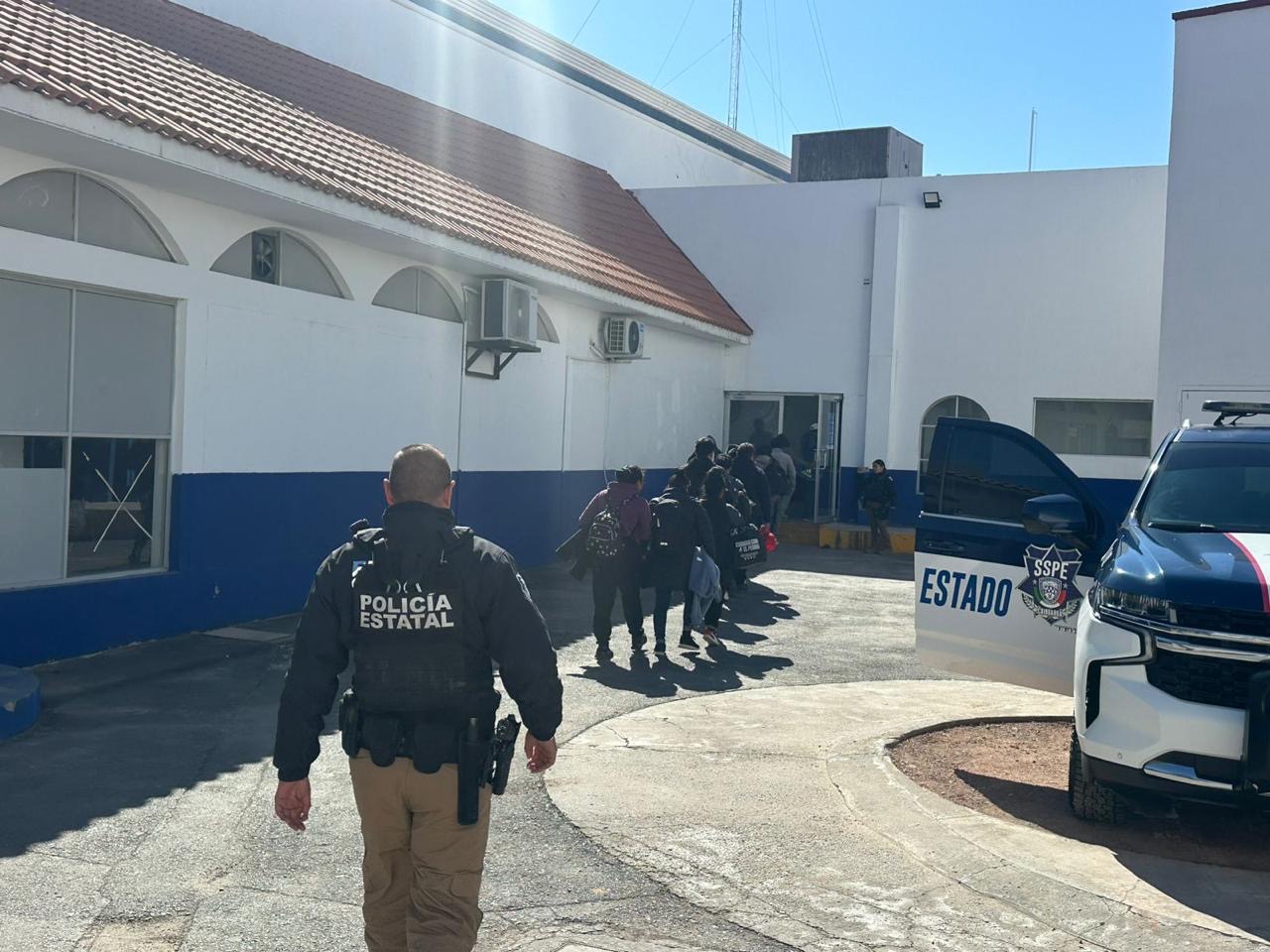 Chihuahua state police rescue 21people held against their will - KVIA