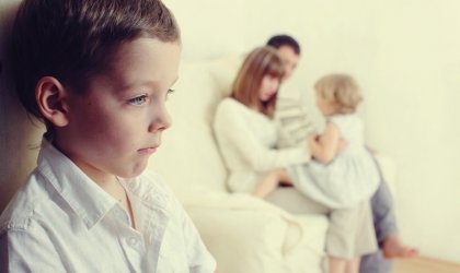 ¿Cómo evitar los celos cuando llega un nuevo hermano? - La Mente es Maravillosa