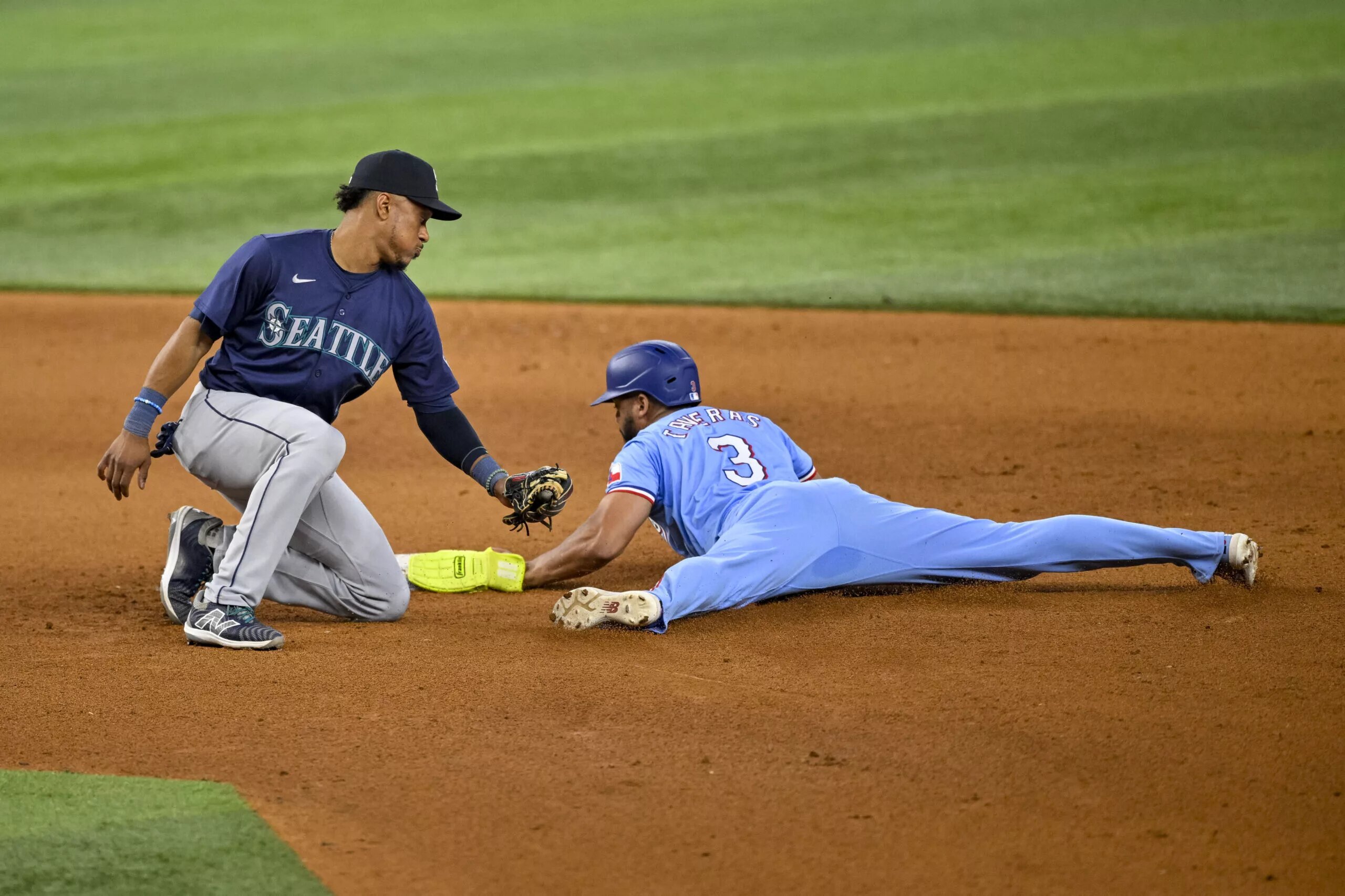 Jorge Polanco's Health Key to Mariners 2025 Infield Plans