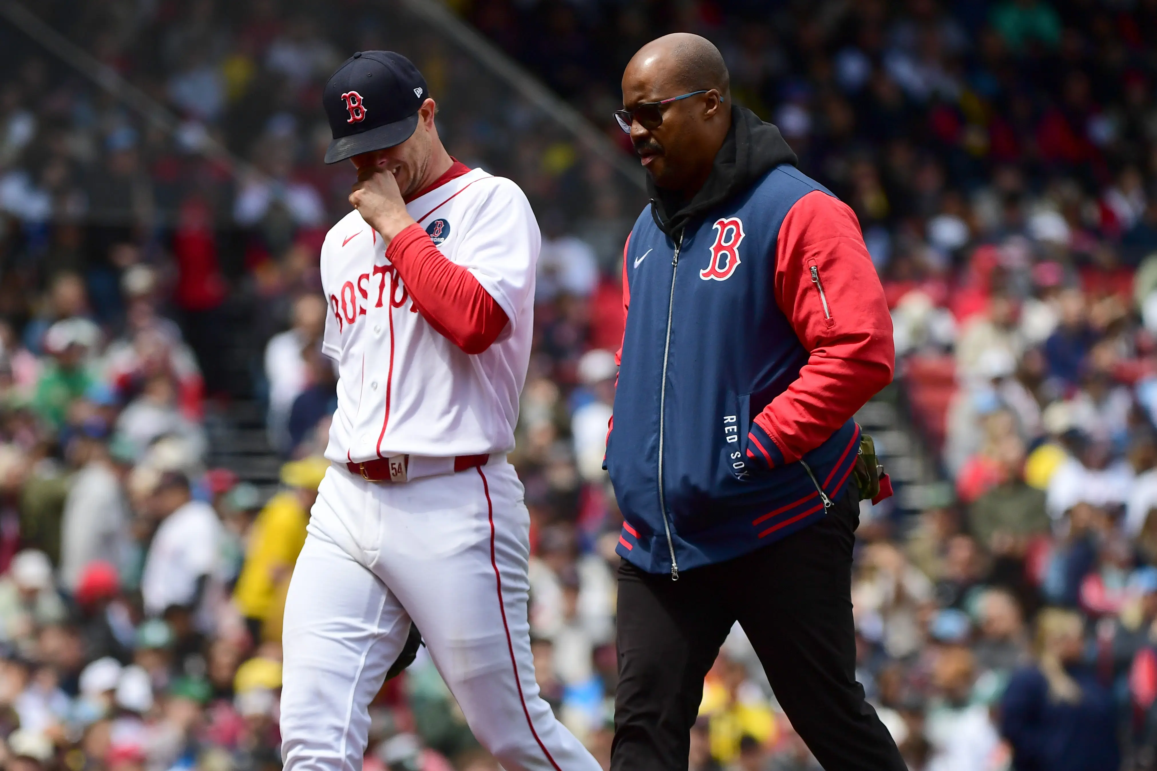 Sonny Gray Exits Game with Injury