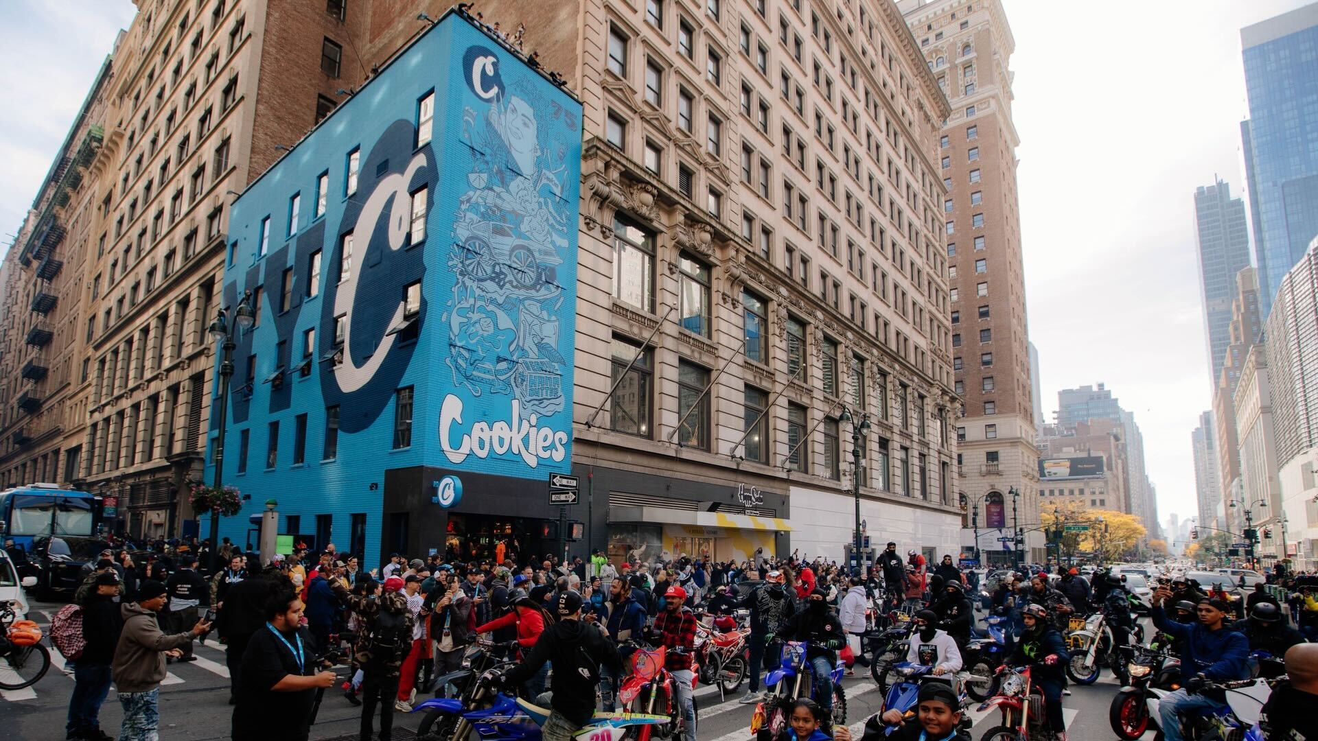 New Cookies store lights up downtown NYC [Photo gallery] | Leafly