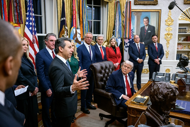 Https://www.flickr.com/photos/whitehouse/ User cover