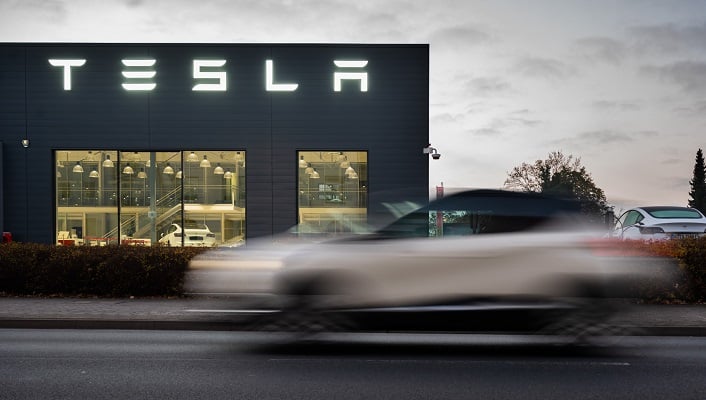 Tesla wins license to supply electricity to UK homes - London Property News | londonlovesproperty.com