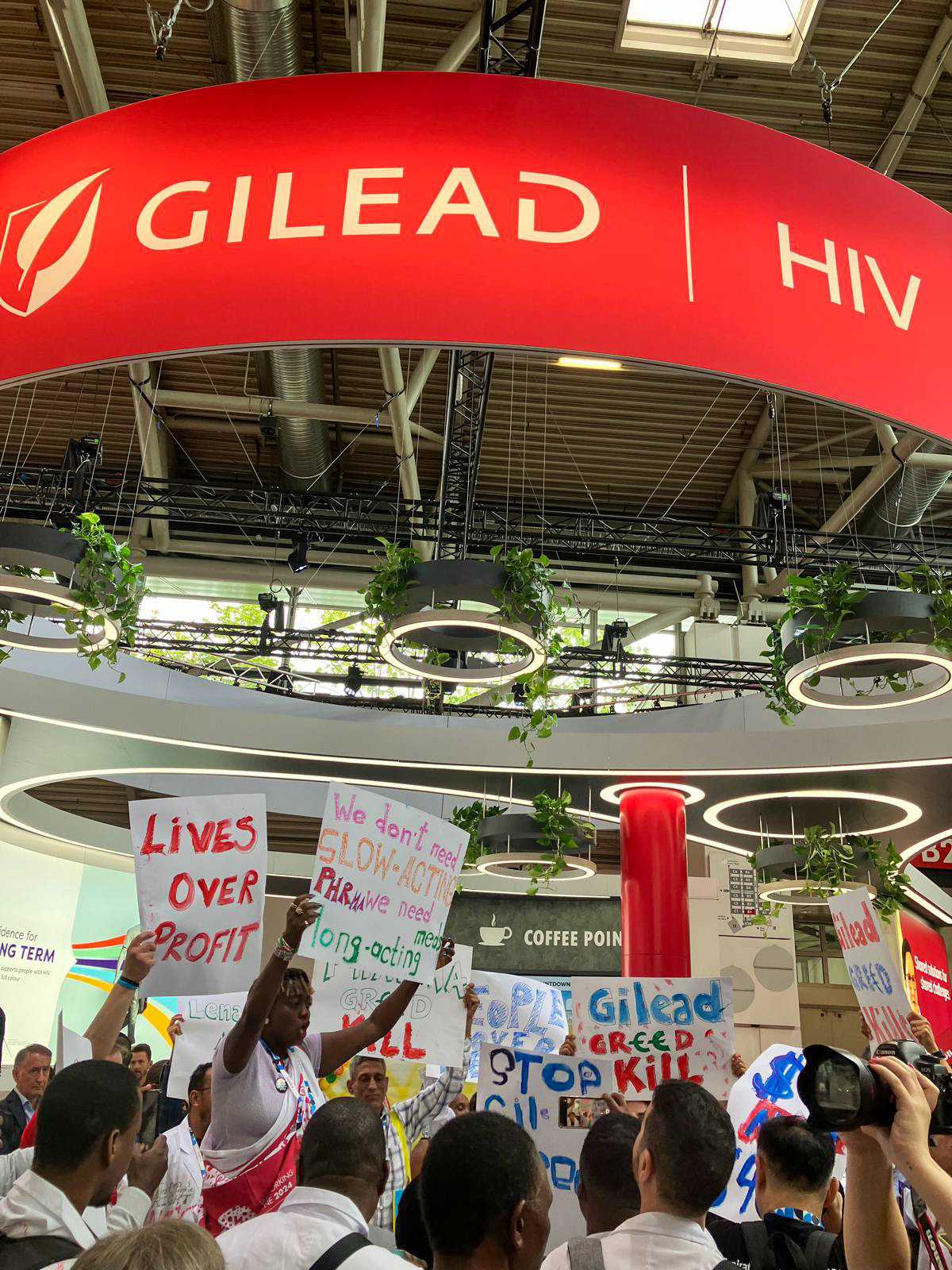Indonesian Advocates Challenge Big Pharma’s Patent of HIV Prevention and Treatment Lenacapavir - Make Medicines Affordable