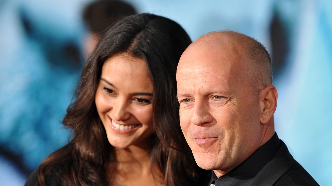 Bruce Willis, la demenza frontotemporale e perché il suo cervello sta «cedendo» | Vanity Fair Italia