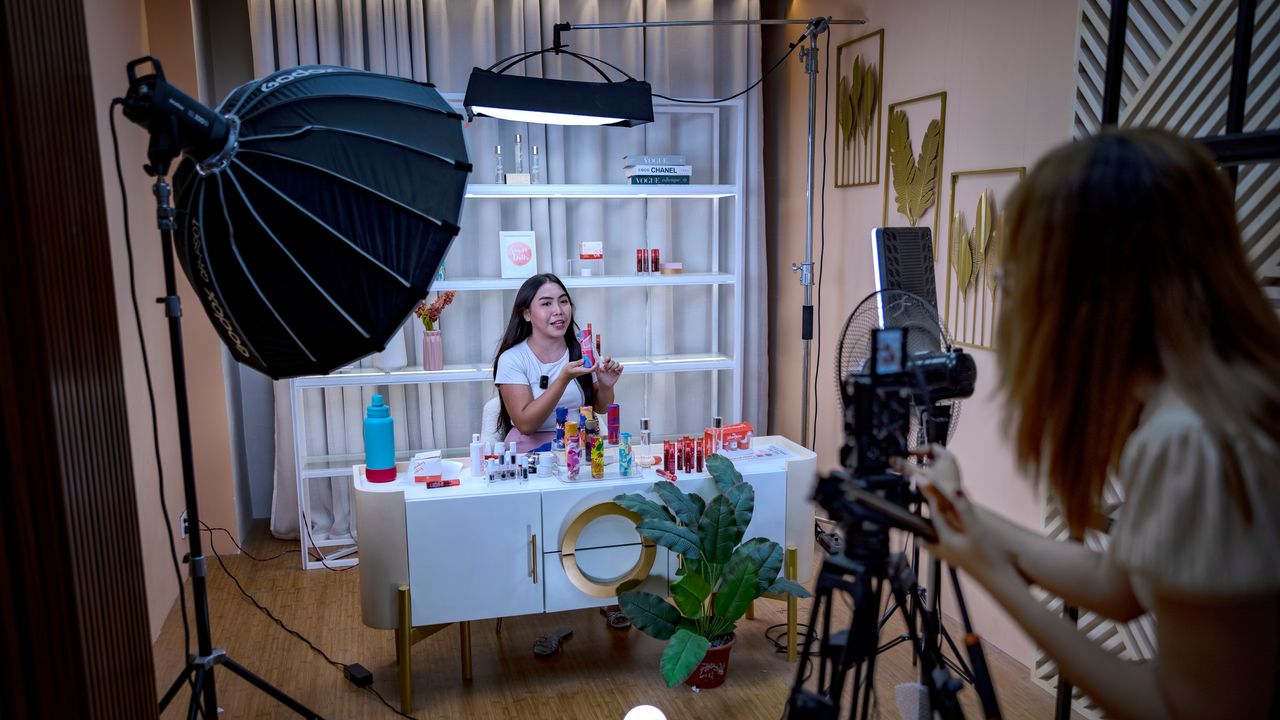 Dalla Cina all'Italia, il boom del live shopping | Wired Italia