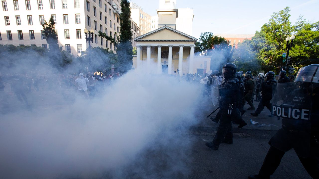 How to Keep Your Eyes Safe From Pepper Spray and Tear Gas While Protesting | Allure