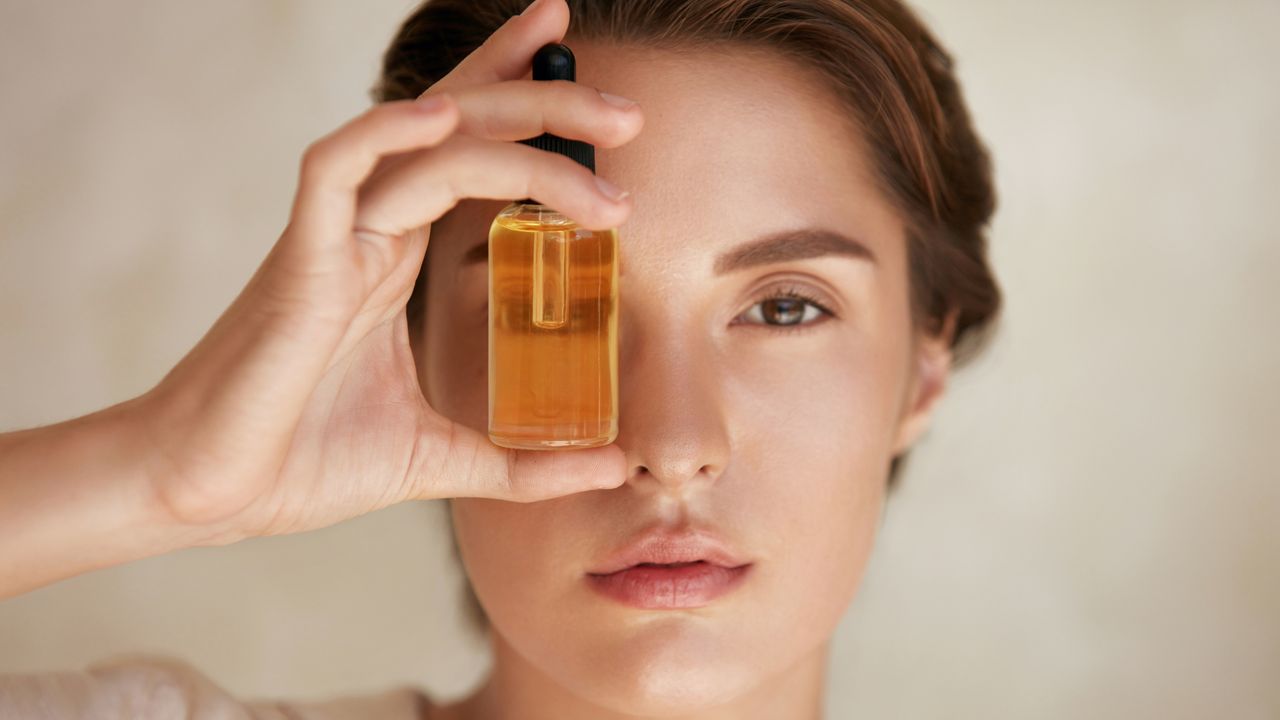 Can Jojoba Oil Really Help Clear Up Acne? | Allure