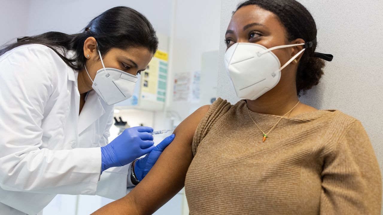How Biologics Treat Psoriasis and Other Inflammatory Skin Conditions | Allure