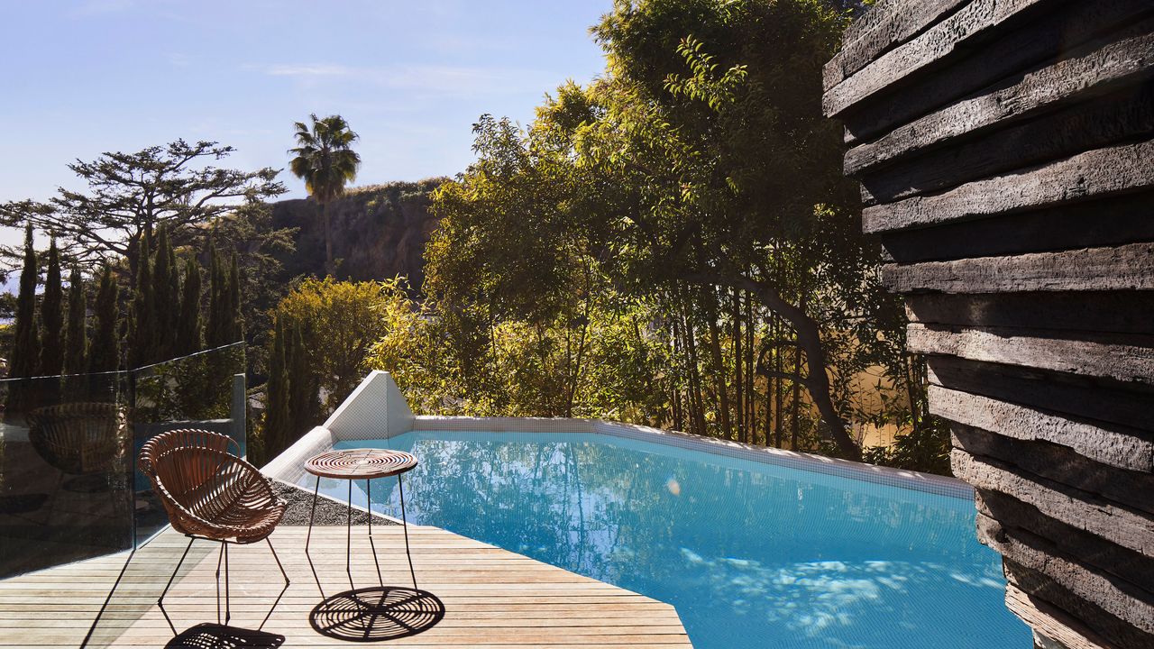 Tour an Iconic Midcentury-Modern L.A. Home That’s Surrounded By Nature and Filled With Light | Architectural Digest | Architectural Digest