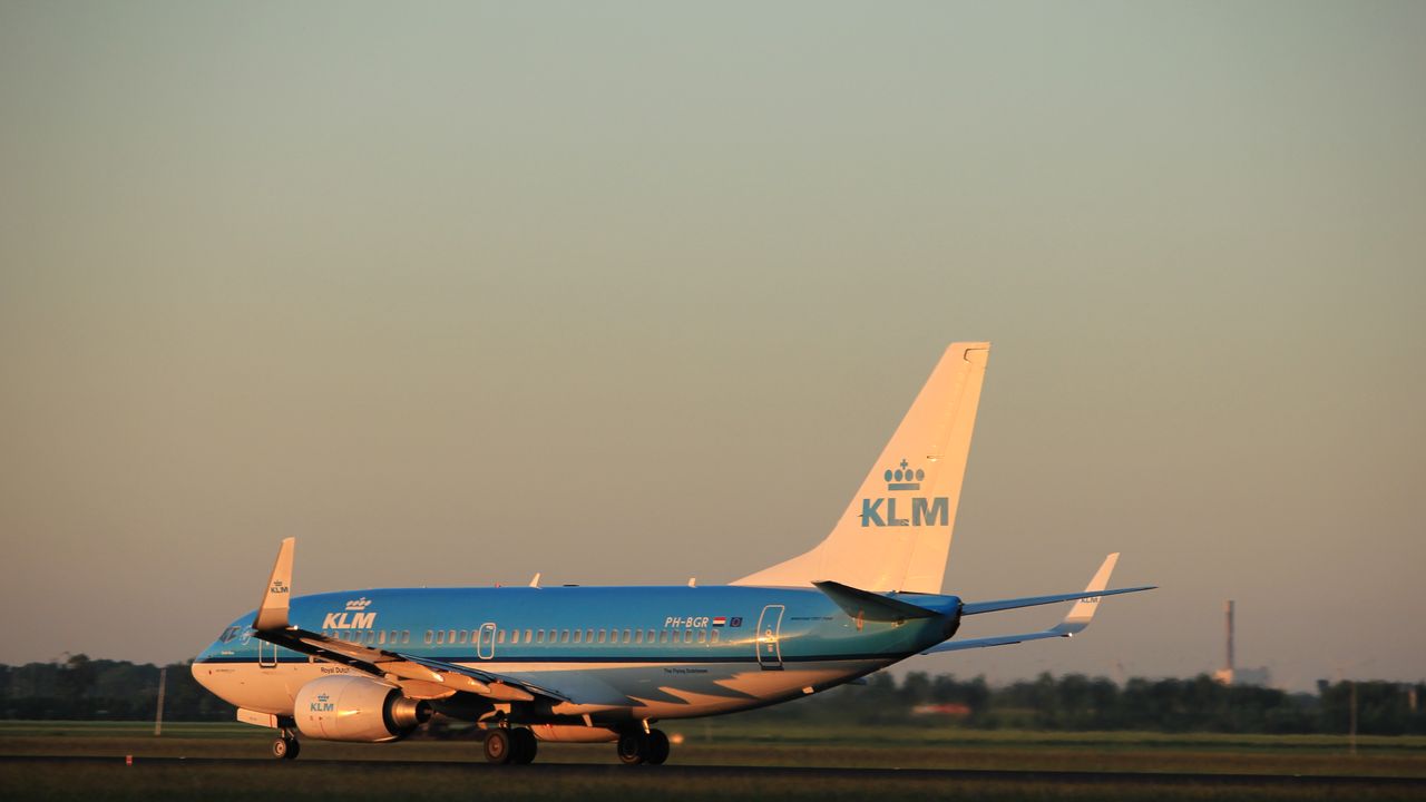 Airlines suspend flights to Dubai and the Middle East: the latest updates for travellers | CN Traveller