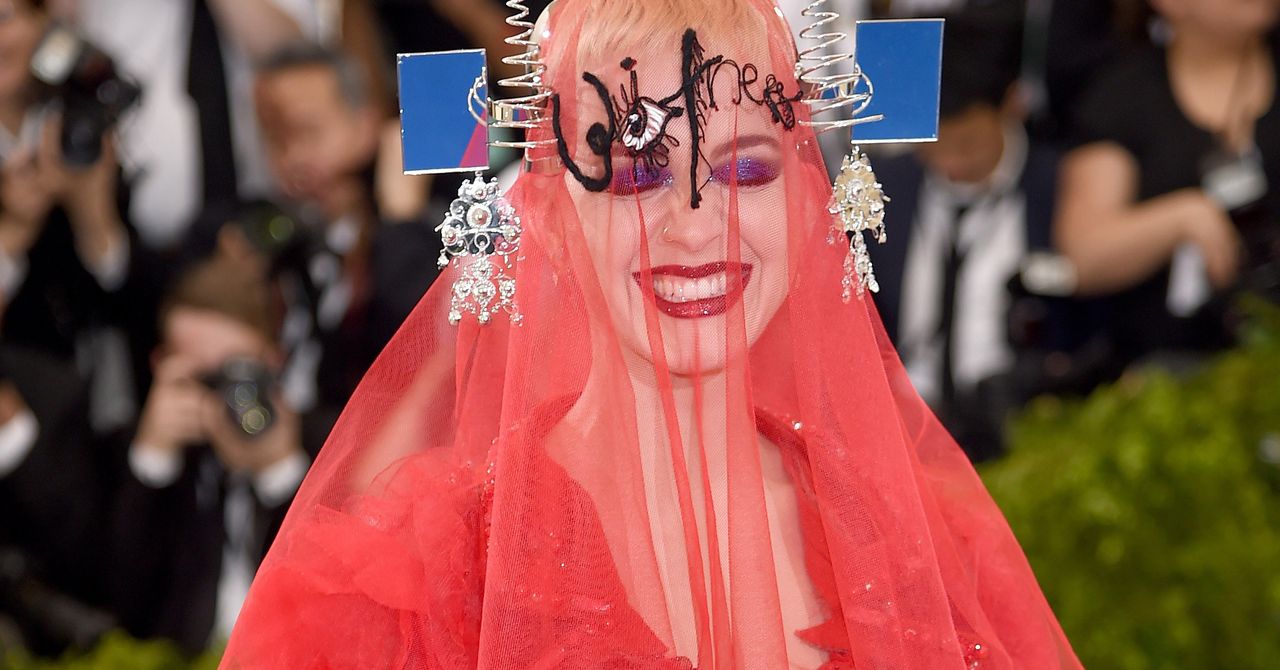 Met Gala 2017: Twitter Thinks Katy Perry's Outfit Is a Hint at Her New Album | Glamour