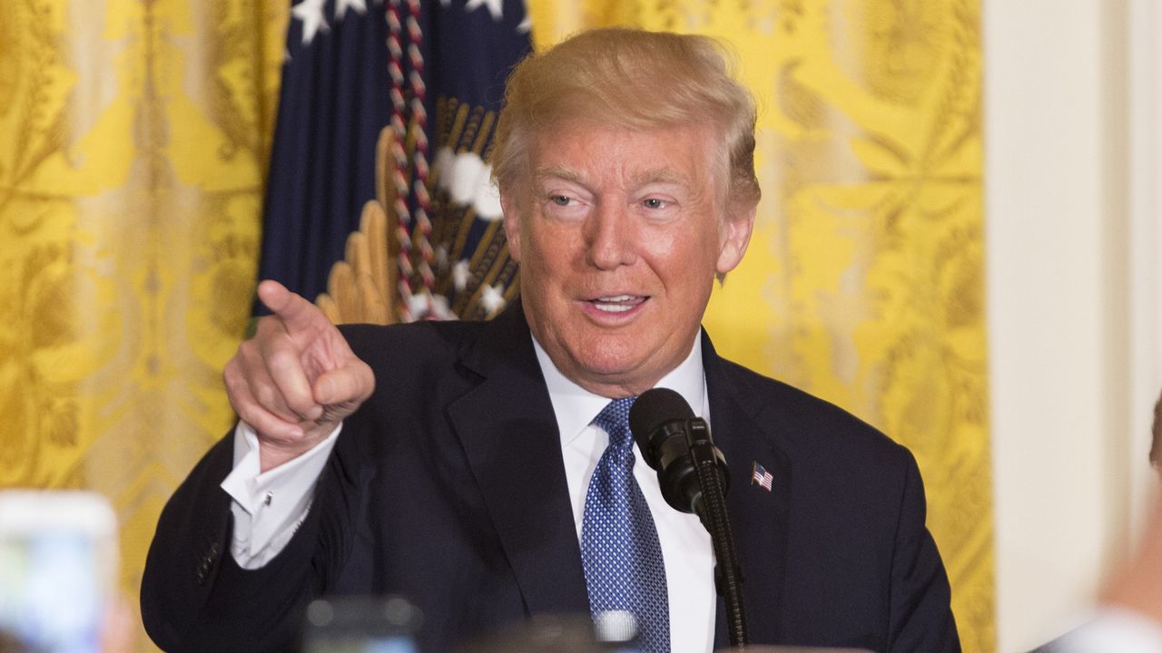 Watch Donald Trump Mock Puerto Rican Accents at Hispanic Heritage Event | Glamour