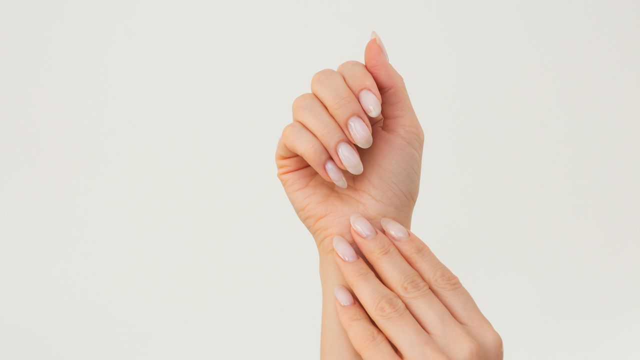 How to Strengthen Nails According to Dermatologists | Glamour