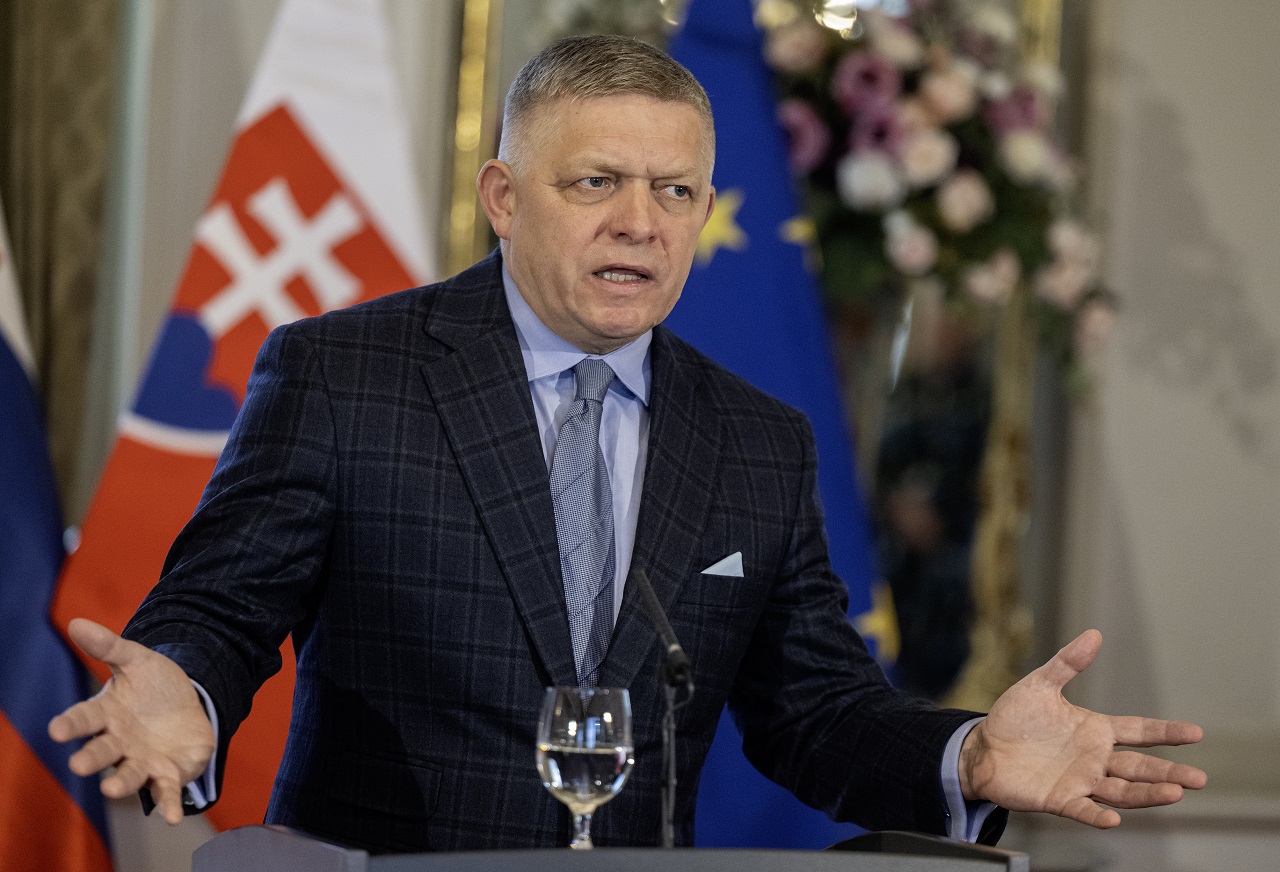 Fico: Slovensko podá na Súdnom dvore EÚ žalobu proti zákazu dovozu ruského plynu, musíme ho prestať odoberať do 1. novembra 2027