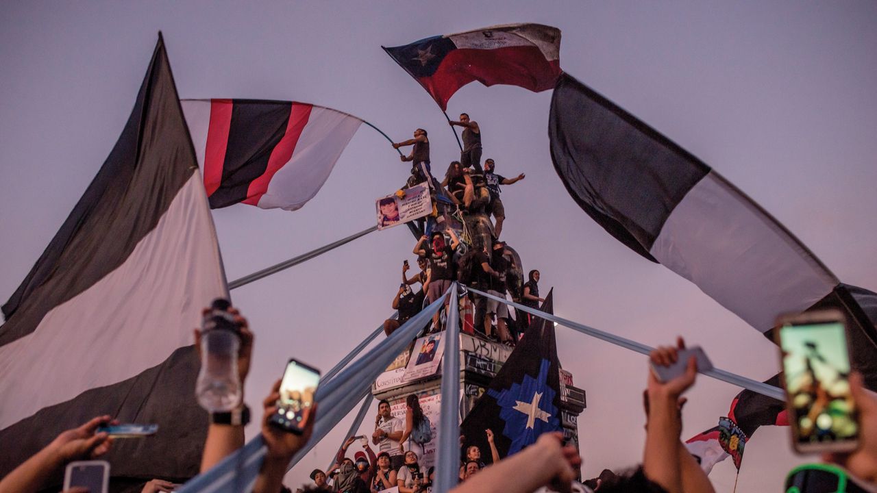 Chile at the Barricades | The New Yorker