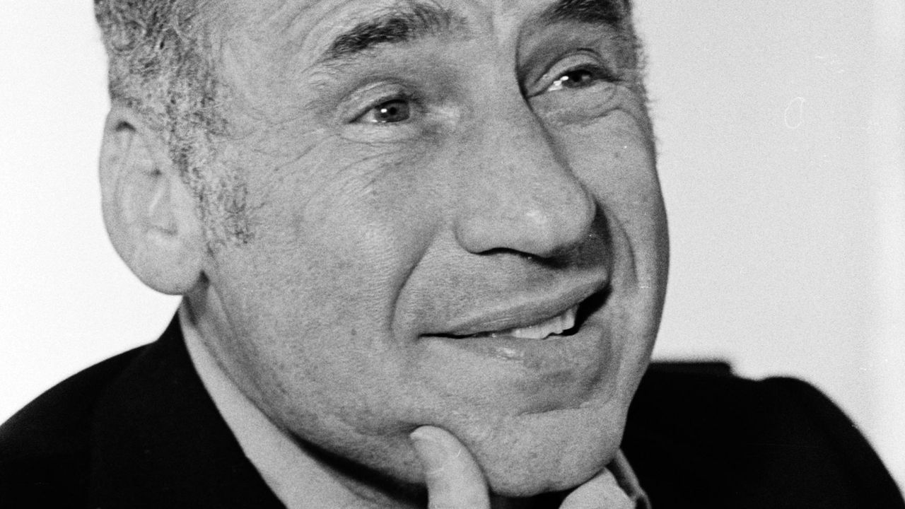“Frolics and Detours of a Short Hebrew Man” | The New Yorker