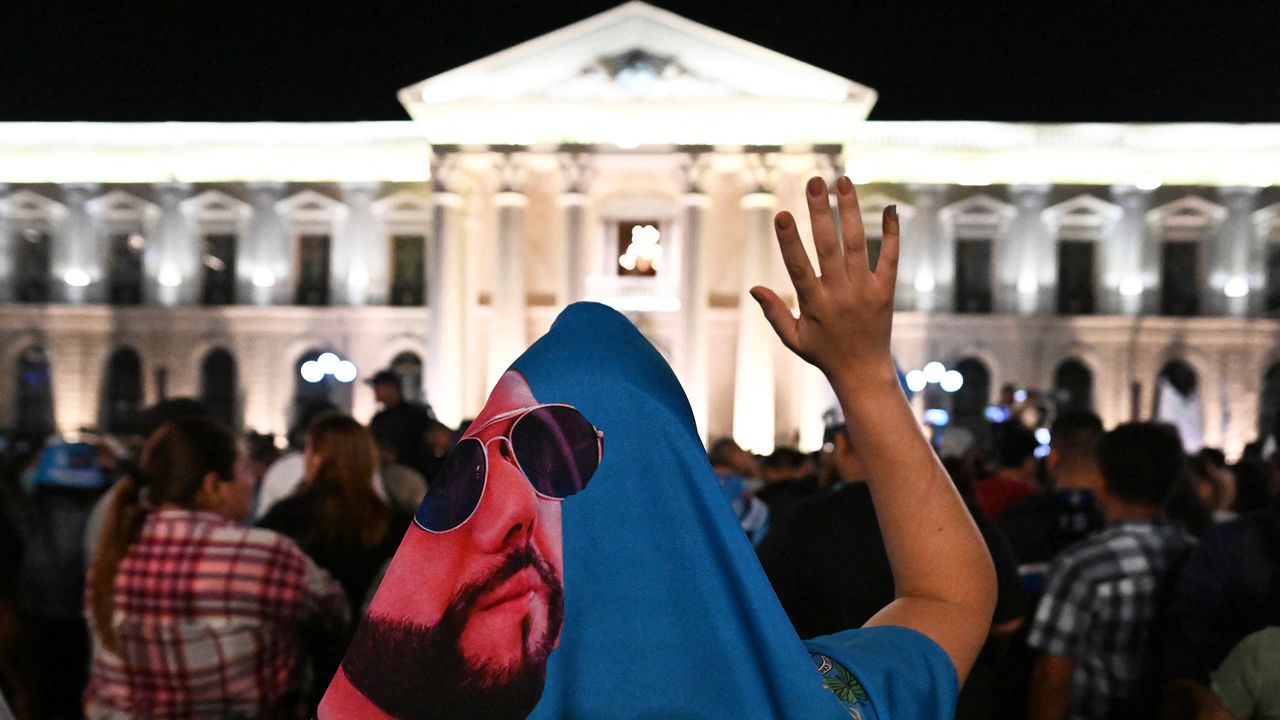 Nayib Bukele’s Authoritarian Appeal | The New Yorker