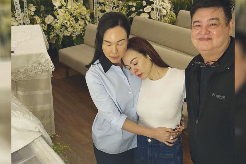 Greta nagpakita sa burol ng ina, jowa ni Claudine present din! | Pilipino Star Ngayon
